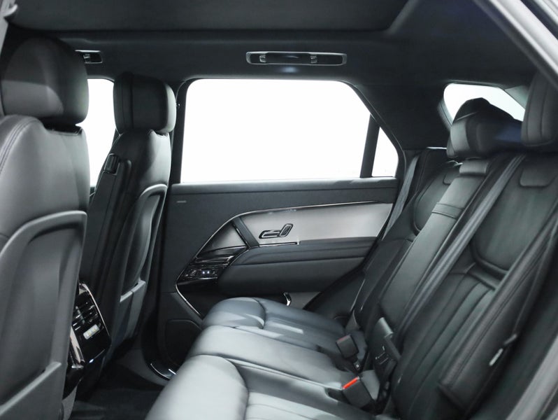2026 Land Rover Range Rover Sport D250 Se image 5