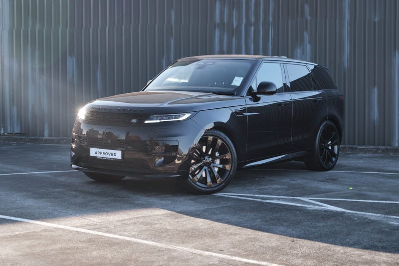 2026 Land Rover Range Rover Sport D300 Dynamic SE image 2