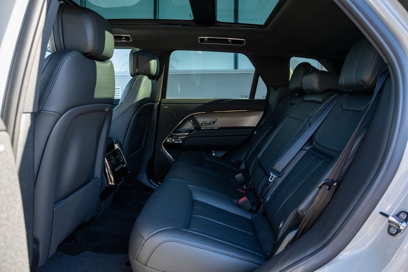 2026 Land Rover Range Rover Sport D300 Dynamic SE image 5
