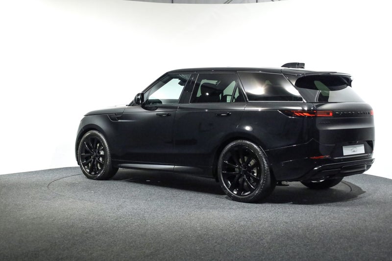 2026 Land Rover Range Rover Sport D300 Dynamic SE image 2