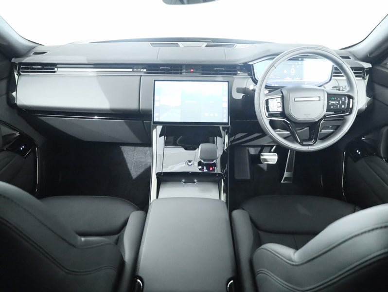 2026 Land Rover Range Rover Sport D300 Dynamic SE image 4