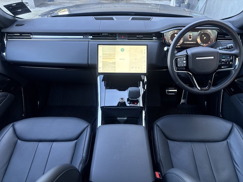 2026 Land Rover Range Rover Sport D300 Dynamic SE image 4