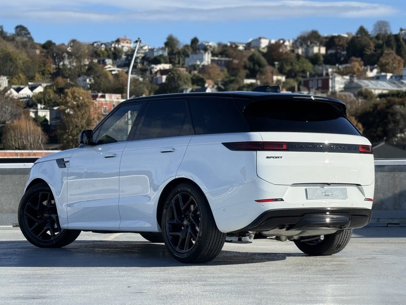2026 Land Rover Range Rover Sport D350 Dynamic HSE image 2