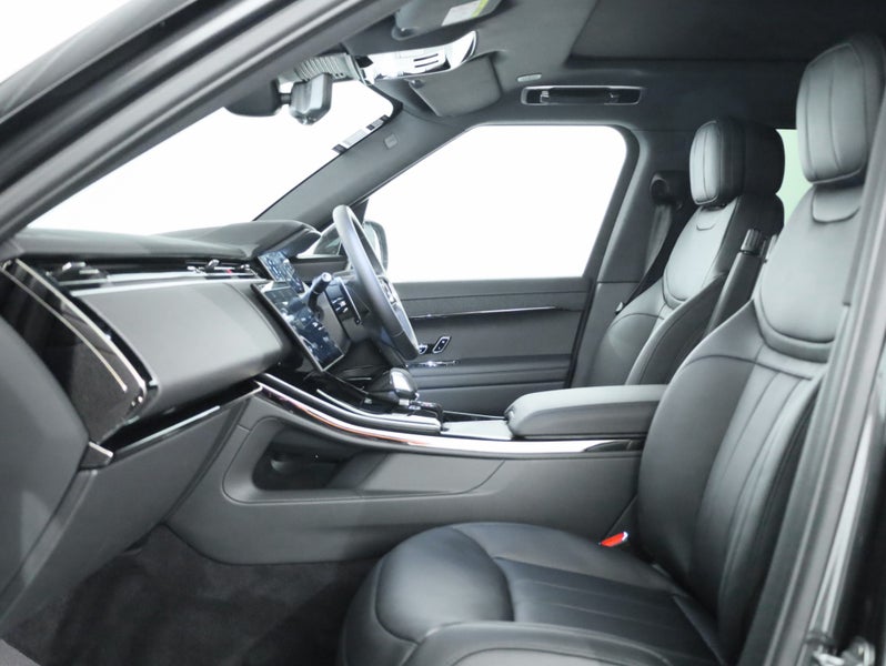 2026 Land Rover Range Rover Sport D350 Dynamic Hse image 3