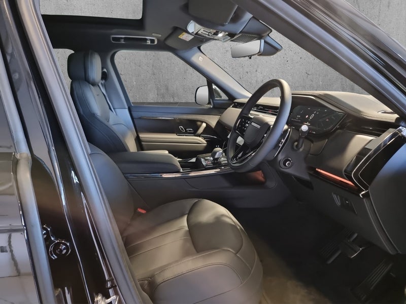 2026 Land Rover Range Rover Sport D350 Dynamic HSE image 2