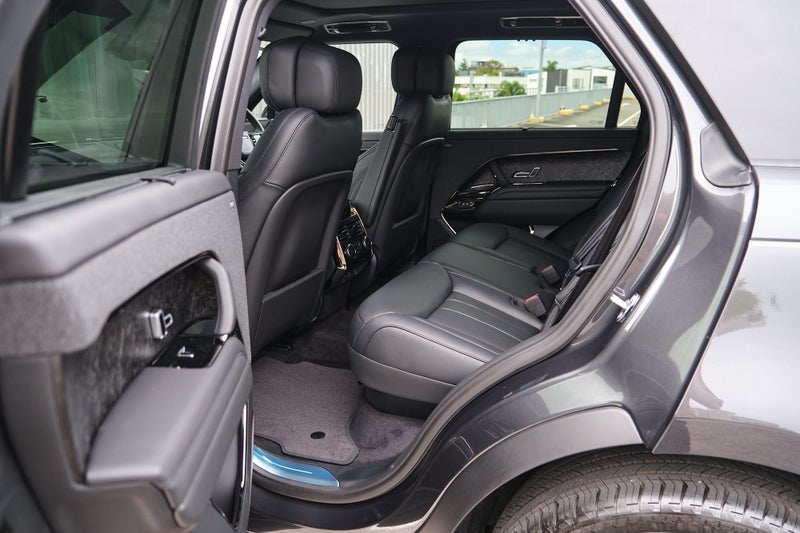 2026 Land Rover Range Rover Sport D350 Dynamic HSE image 4