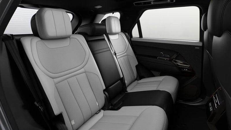 2026 Land Rover Range Rover Sport D350 Dynamic HSE image 5