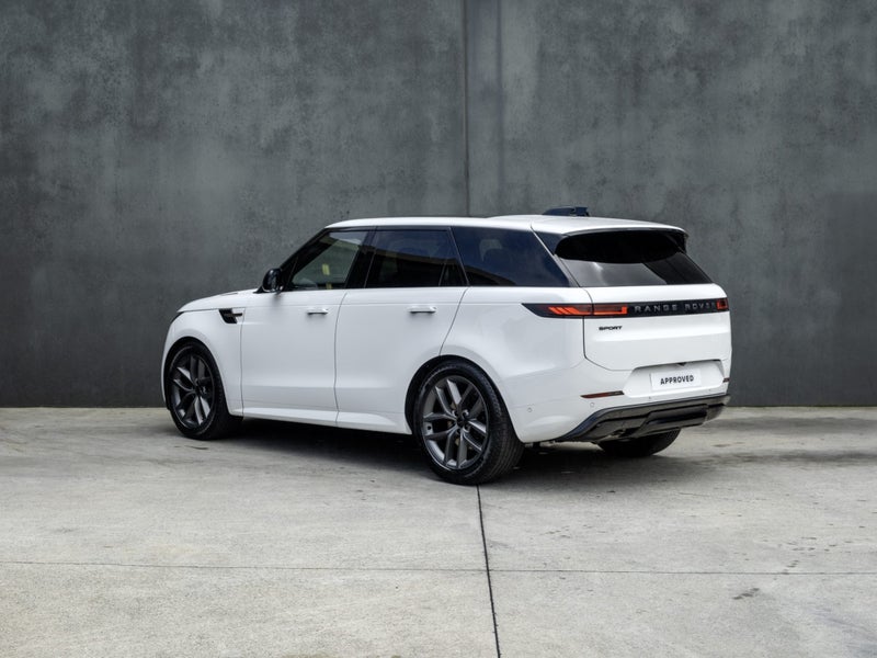 2026 Land Rover Range Rover Sport D350 Dynamic HSE image 2