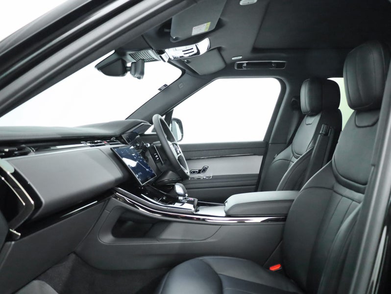 2026 Land Rover Range Rover Sport D350 Dynamic HSE image 3
