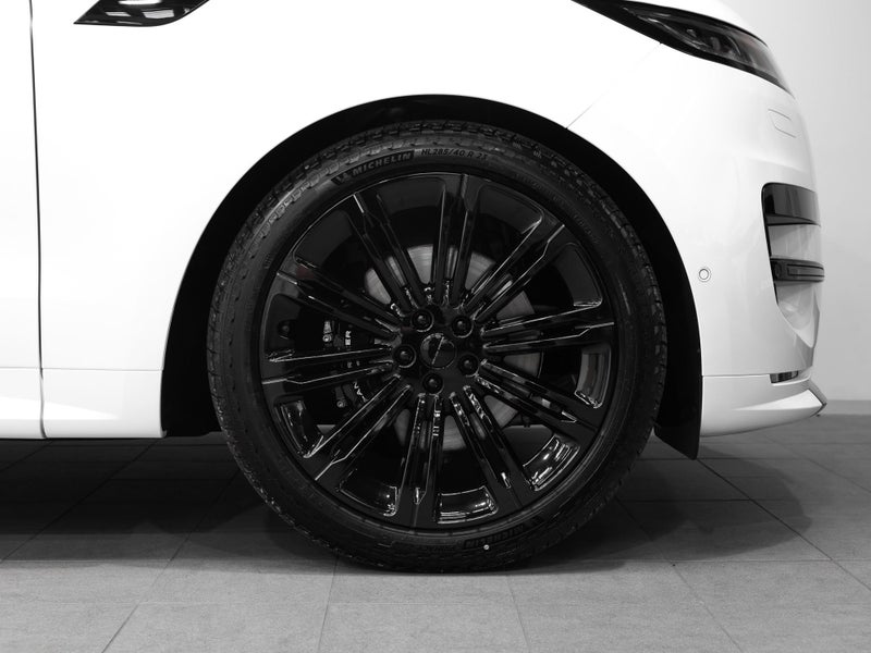 2026 Land Rover Range Rover Sport D350 HSE Dyna... image 3