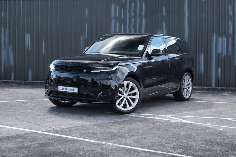 2026 Land Rover Range Rover Sport P460e Dynamic SE image 2