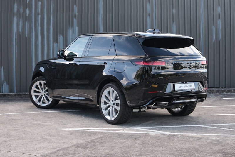 2026 Land Rover Range Rover Sport P460e Dynamic SE image 3