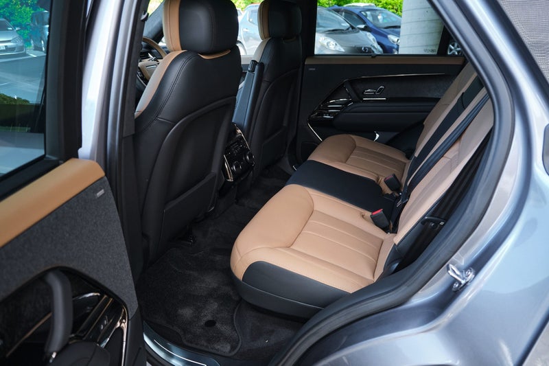 2026 Land Rover Range Rover Sport P530 Autobiog... image 4