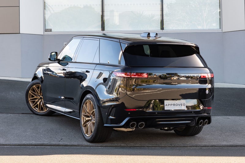 2026 Land Rover Range Rover Sport P635 SV image 2