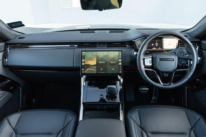 2026 Land Rover Range Rover Sport P635 SV image 4