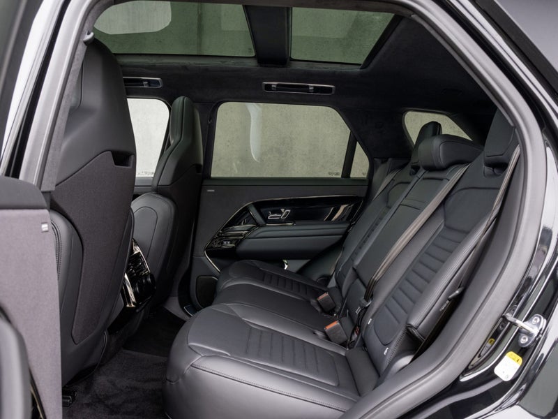 2026 Land Rover Range Rover Sport P635 SV image 5