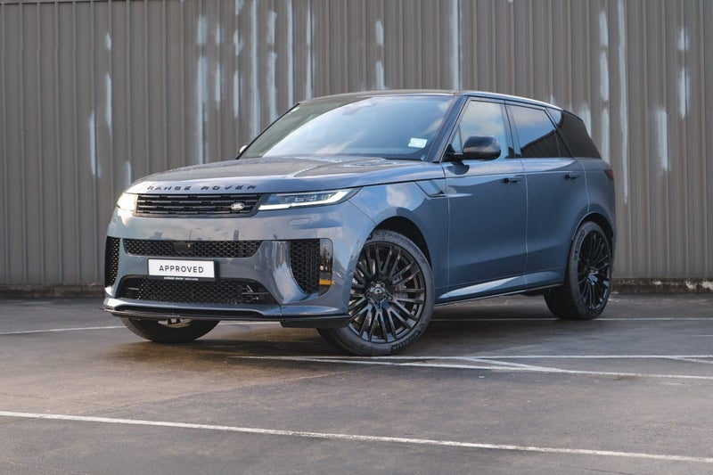 2026 Land Rover Range Rover Sport P635 SV image 2