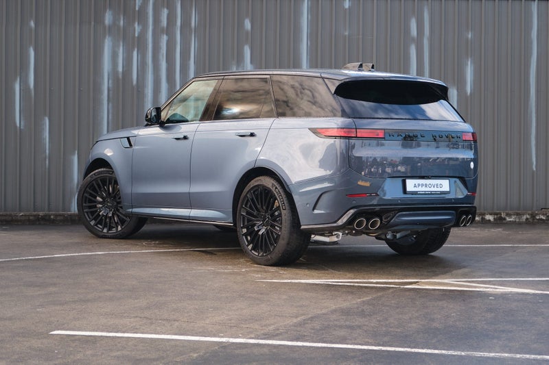 2026 Land Rover Range Rover Sport P635 SV image 3