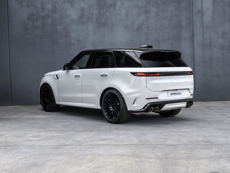 2026 Land Rover Range Rover Sport P635 SV image 2