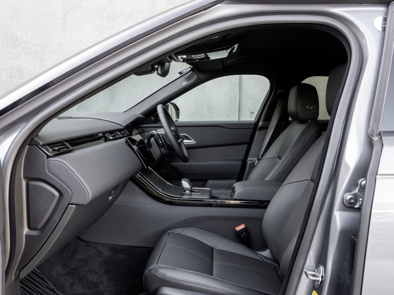 2026 Land Rover Range Rover Velar P250 Dynamic SE image 3