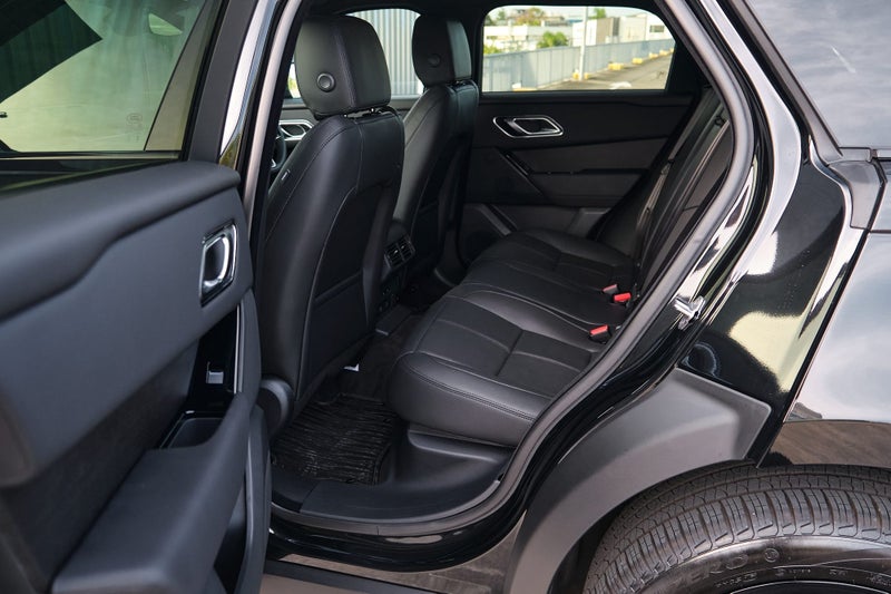 2026 Land Rover Range Rover Velar P250 Dynamic SE image 4