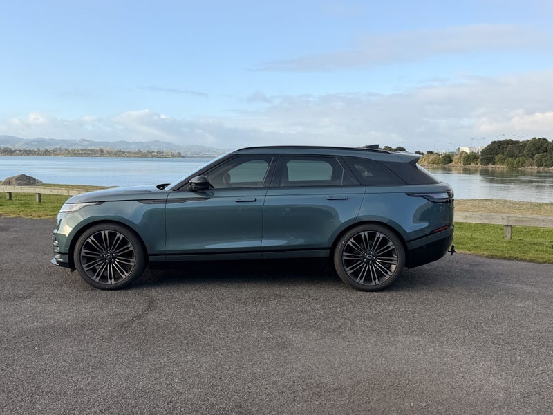 2026 Land Rover Range Rover Velar P250 Dynamic SE image 4