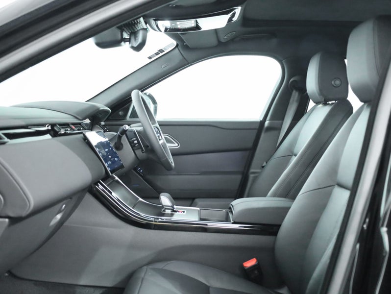 2026 Land Rover Range Rover Velar P250 Dynamic Se image 3