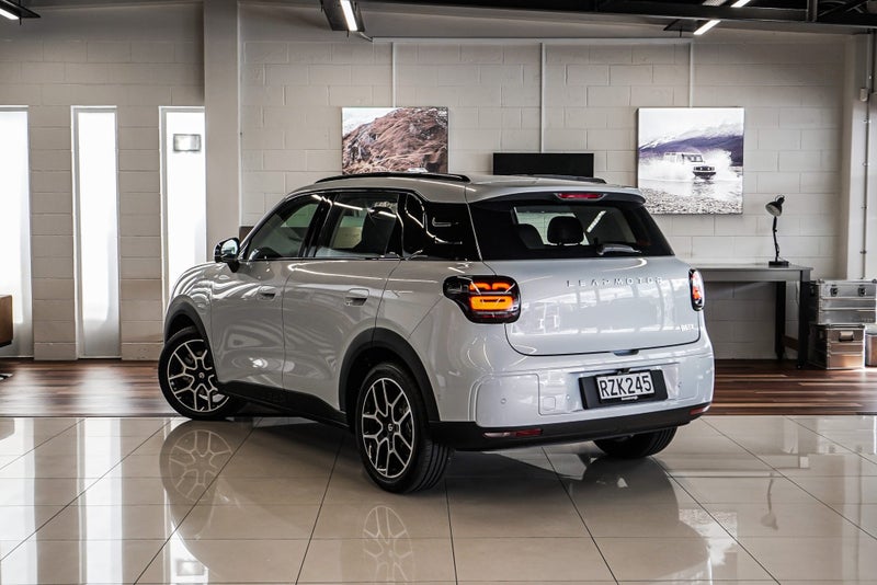 2026 Leapmotor B03X TOP SPEC DESIGN 53Kwh EV image 3
