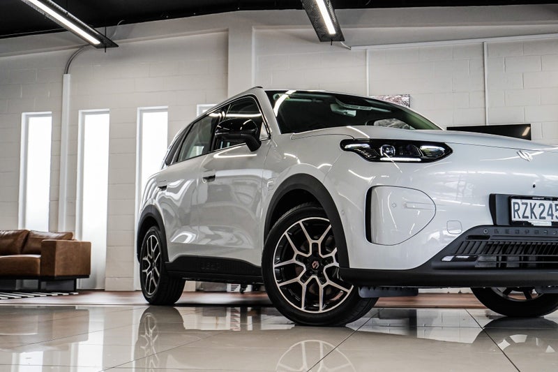 2026 Leapmotor B03X TOP SPEC DESIGN 53Kwh EV image 4