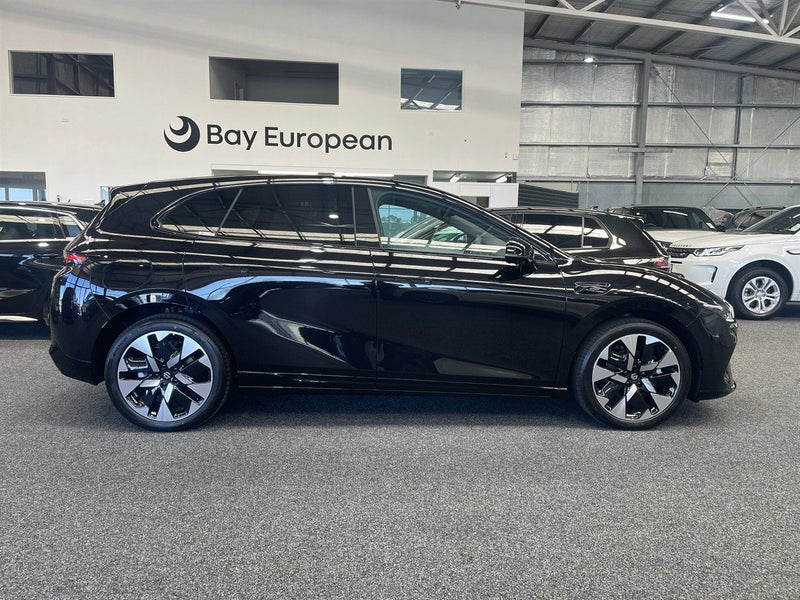 2026 Leapmotor B05 Design 67kWh Battery Electric image 3
