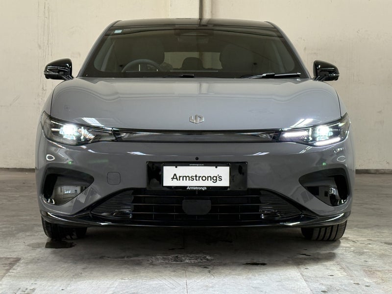 2026 Leapmotor B05 Design 67Kwh BEV image 3