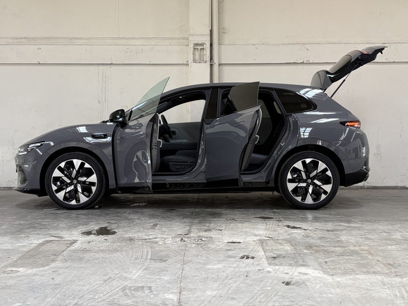 2026 Leapmotor B05 Design 67Kwh BEV image 5