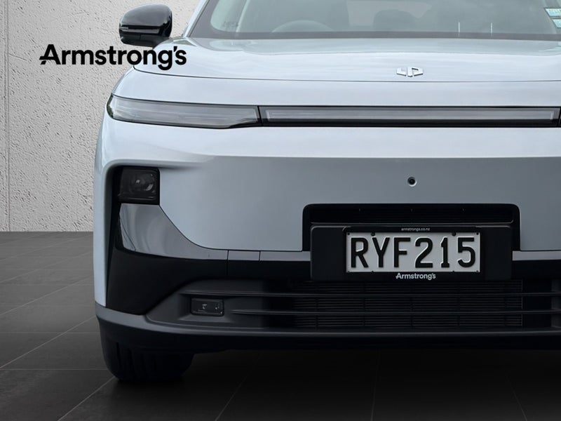 2026 Leapmotor B10 Design 1.5L Plug In Hybrid image 3