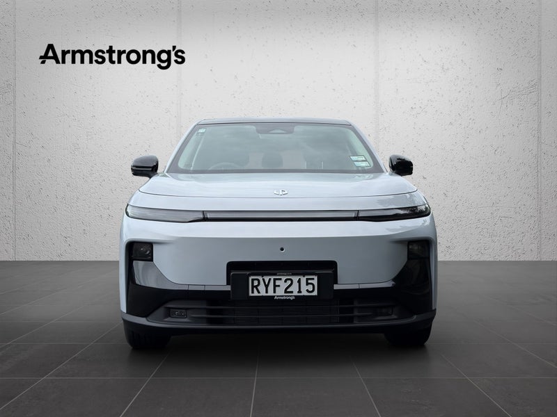 2026 Leapmotor B10 Design 1.5L Plug In Hybrid image 4