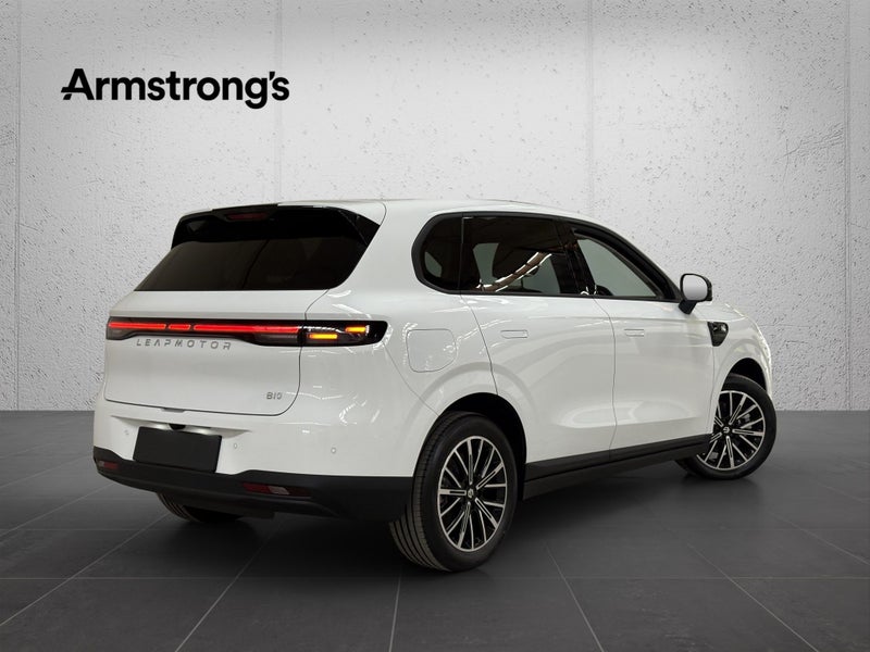 2026 Leapmotor B10 Design 67Kwh BEV image 2