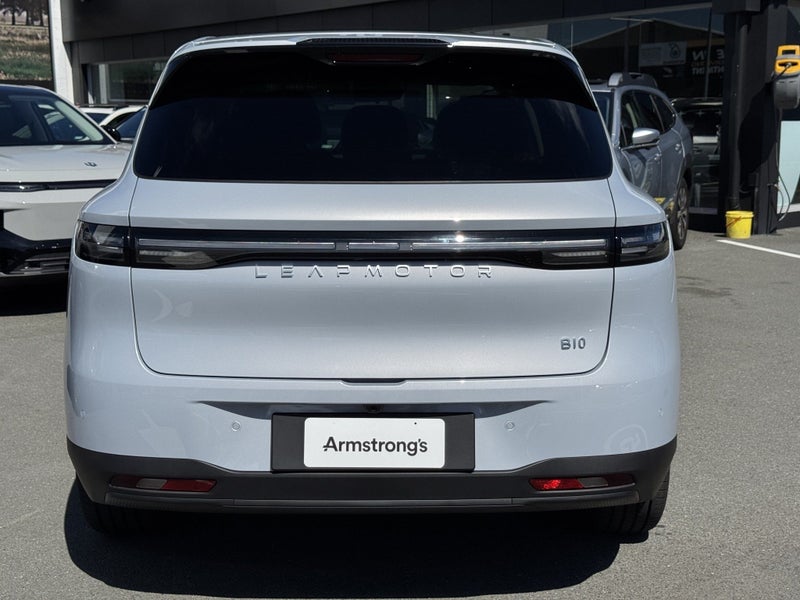 2026 Leapmotor B10 Design 67KWH BEV 430KM Range image 5