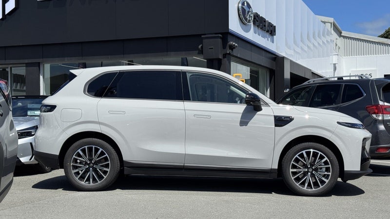 2026 Leapmotor B10 Design 67KWH BEV 430KM Range image 3