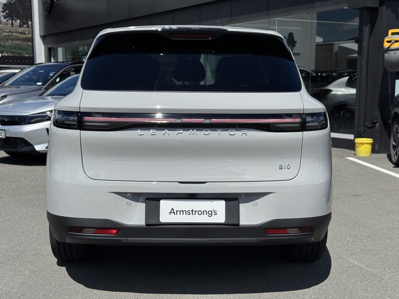 2026 Leapmotor B10 Design 67KWH BEV 430KM Range image 5