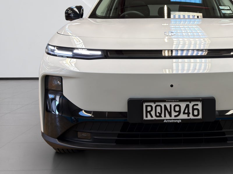 2026 Leapmotor B10 Design 67KWH BEV | Demo Sale image 3