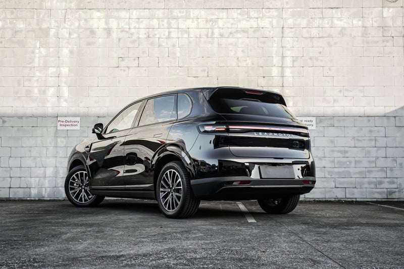 2026 Leapmotor B10 Design 67Kwh Full EV - Beat... image 3