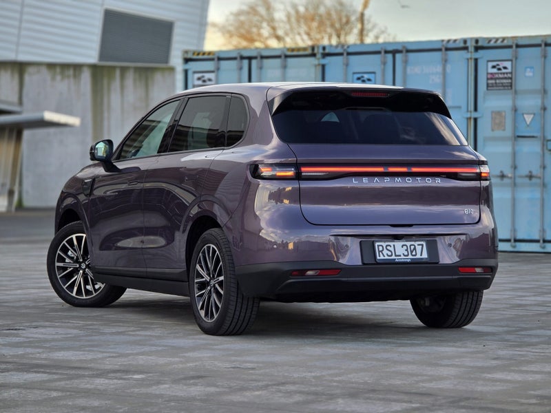 2026 Leapmotor B10 Design | 67kWh | RWD image 2