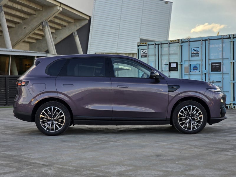 2026 Leapmotor B10 Design | 67kWh | RWD image 3