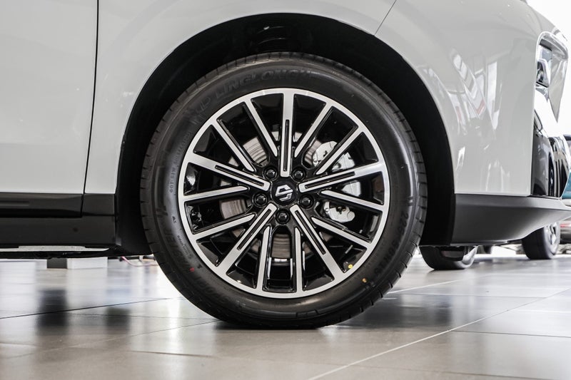 2026 Leapmotor B10 Design EV 434 km WLTP Range image 4