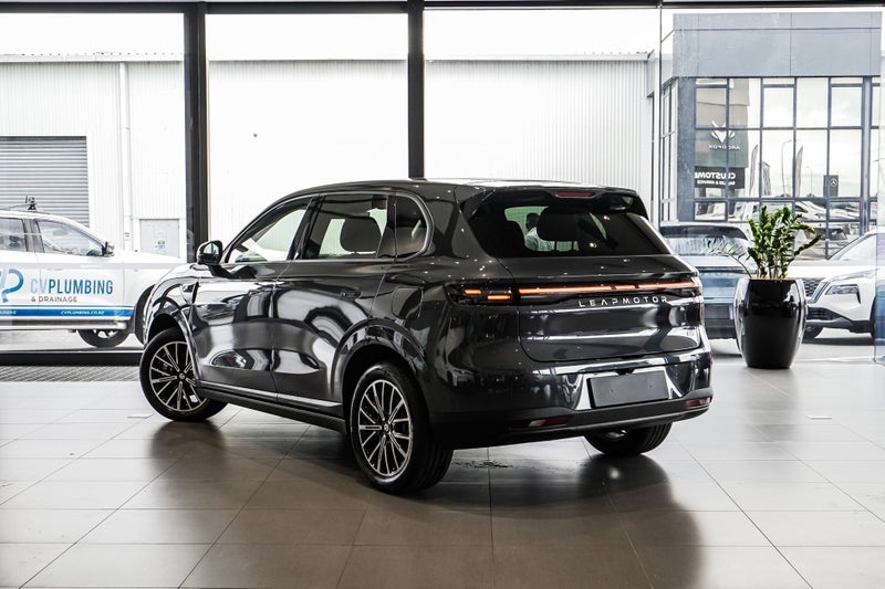 2026 Leapmotor B10 Design Pxev/At 1.5l Plug In... image 3