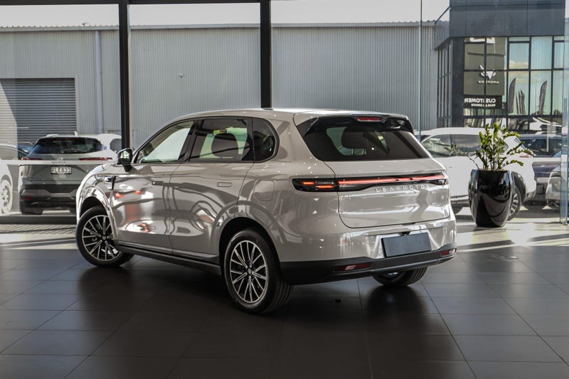 2026 Leapmotor B10 Design Pxev/At /Plug-in Hybr... image 3