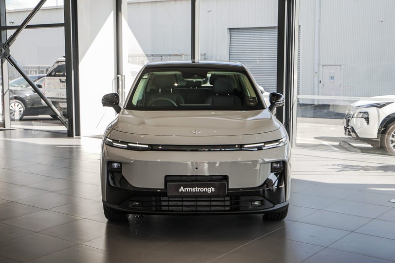 2026 Leapmotor B10 Design Pxev/At /Plug-in Hybr... image 4