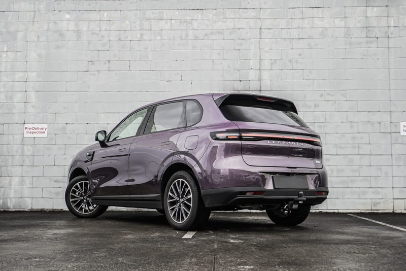 2026 Leapmotor B10 Design Ultra Hybrid - Demo S... image 3