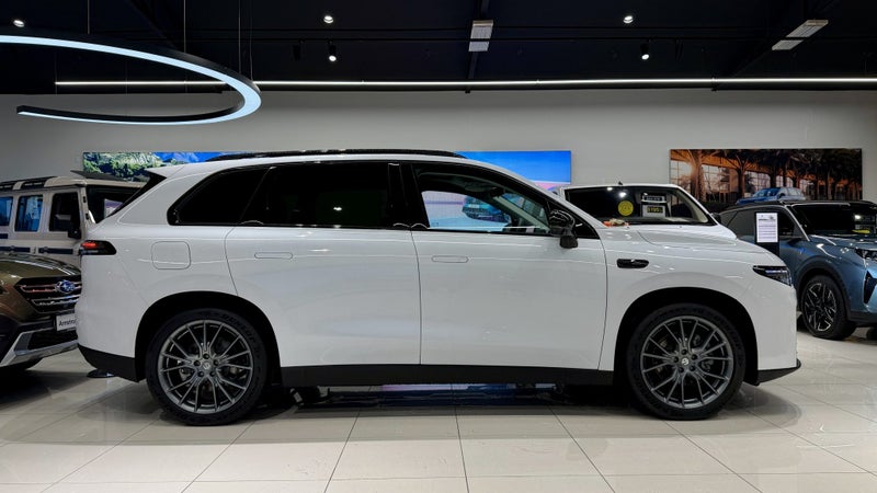 2026 Leapmotor C10 Design Range Extender Hybrid... image 3