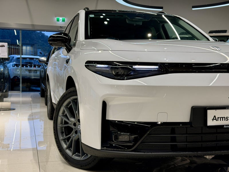 2026 Leapmotor C10 Design Range Extender Hybrid... image 5