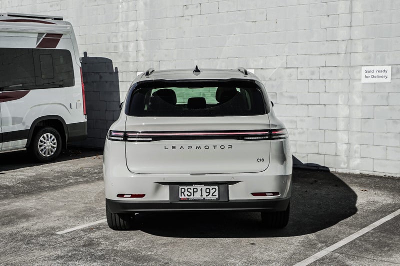 2026 Leapmotor C10 Design Ultra Hybrid Demo! image 5